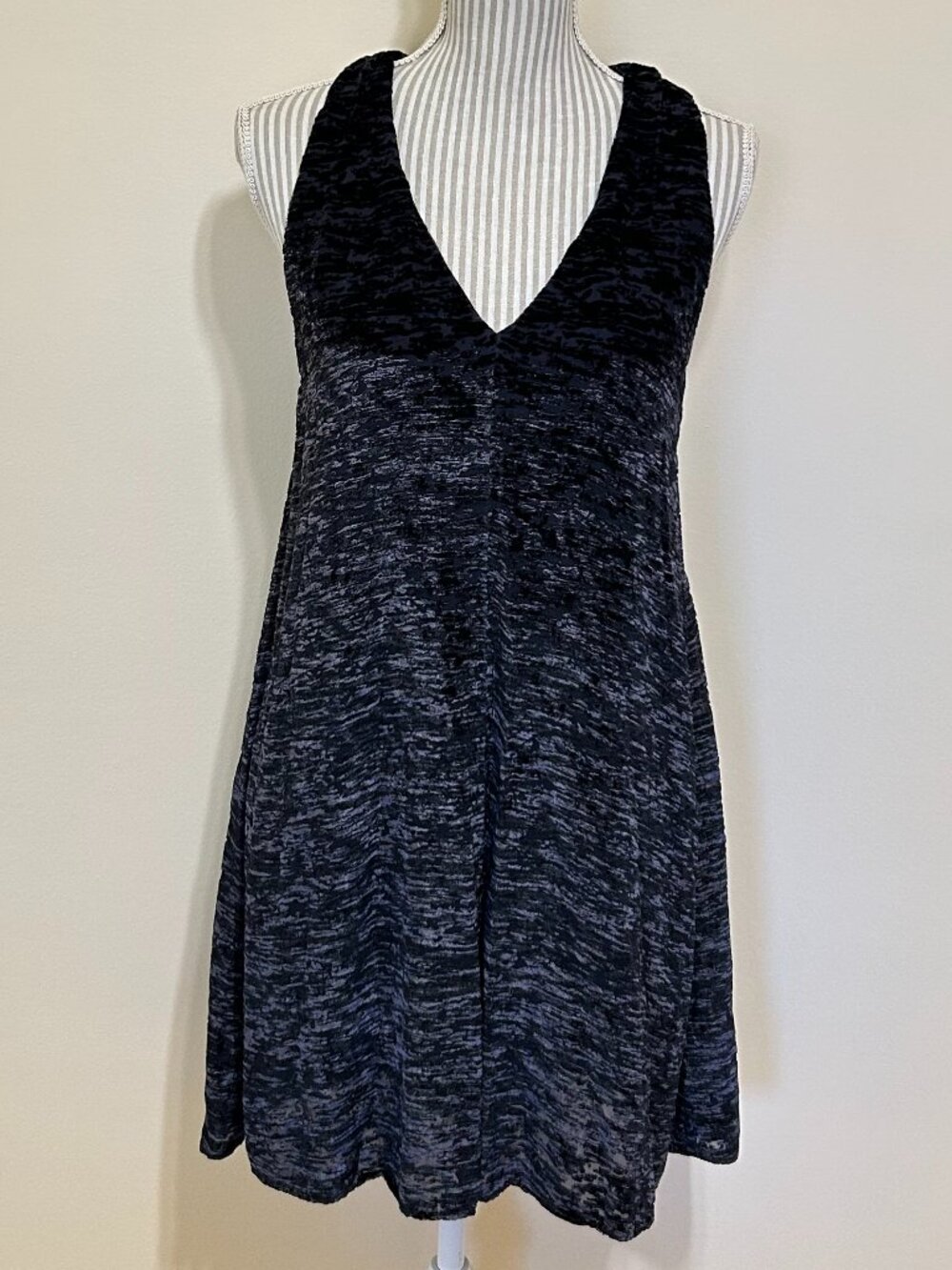 Aritzia Wilfred Free Velvet Burnout Sleeveless A-line Mini Dress Navy Size M